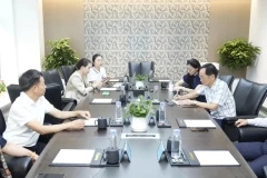 中國文化部原副部長、國家博物館首任館長潘震宙一行領(lǐng)導(dǎo)到達(dá)金蛹科技進(jìn)行參觀指導(dǎo)